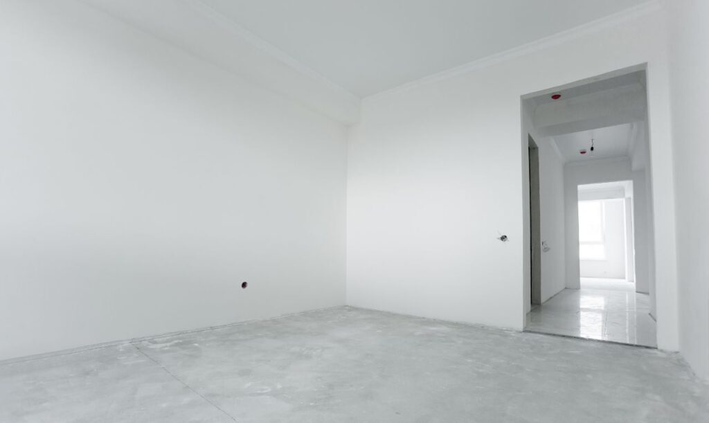 Ein frisch saniertes Wohnhaus von innen fotografiert.